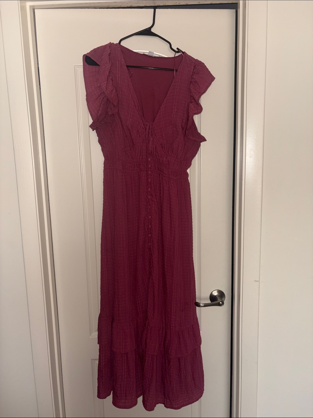 Flutter-Sleeve Maxi Dress in Raspberry